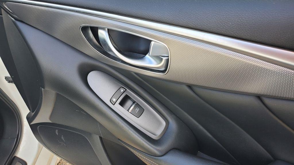 Infiniti Q50  2017