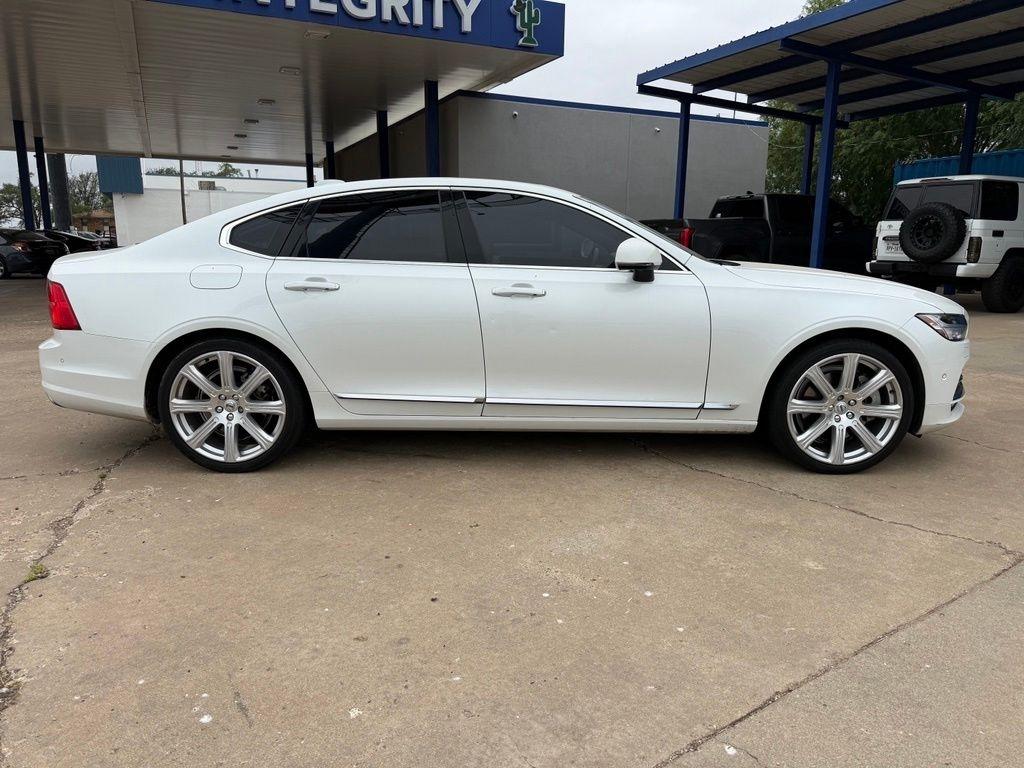 Volvo S90  2017