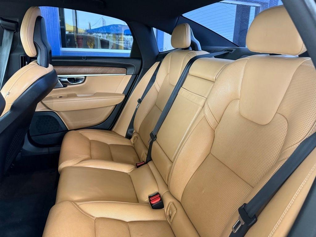 Volvo S90  2017