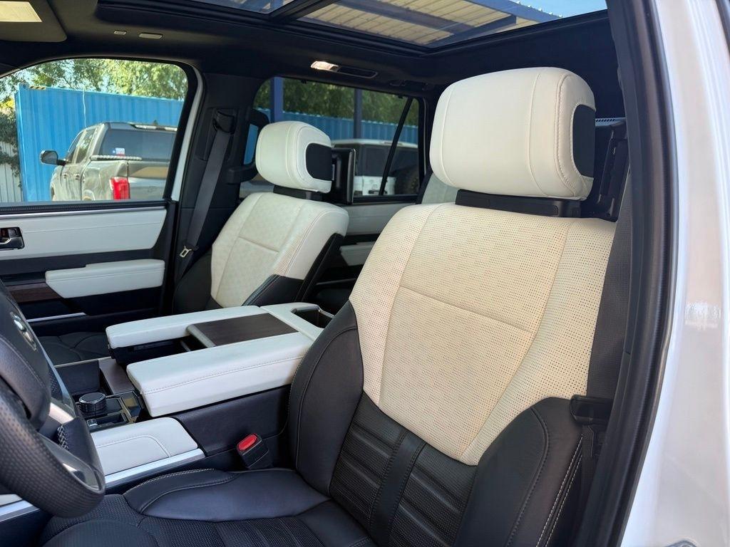 Toyota Sequoia  2024