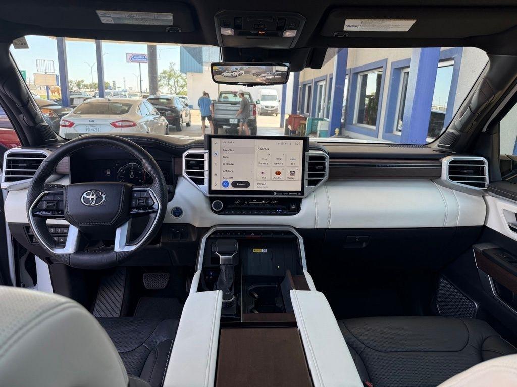 Toyota Sequoia  2024