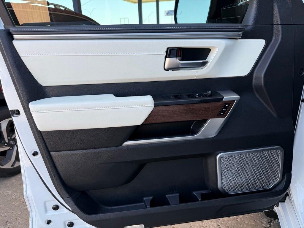 Toyota Sequoia  2024