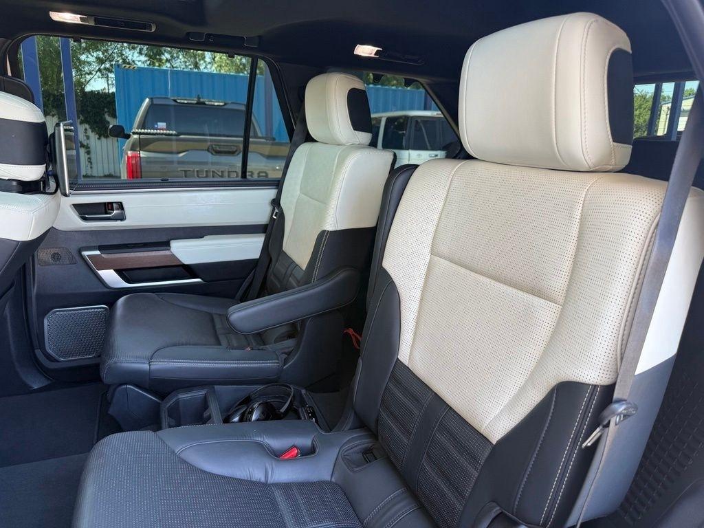 Toyota Sequoia  2024