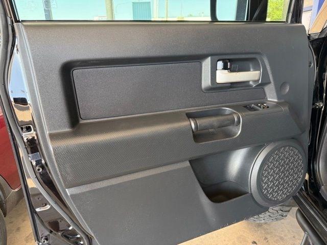 Toyota FJ Cruiser  2012