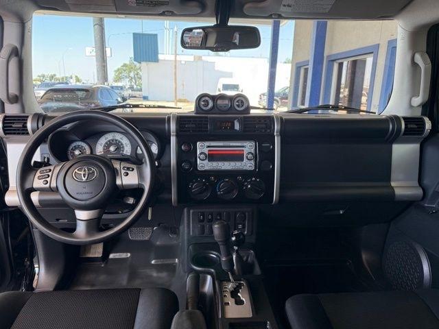 Toyota FJ Cruiser  2012