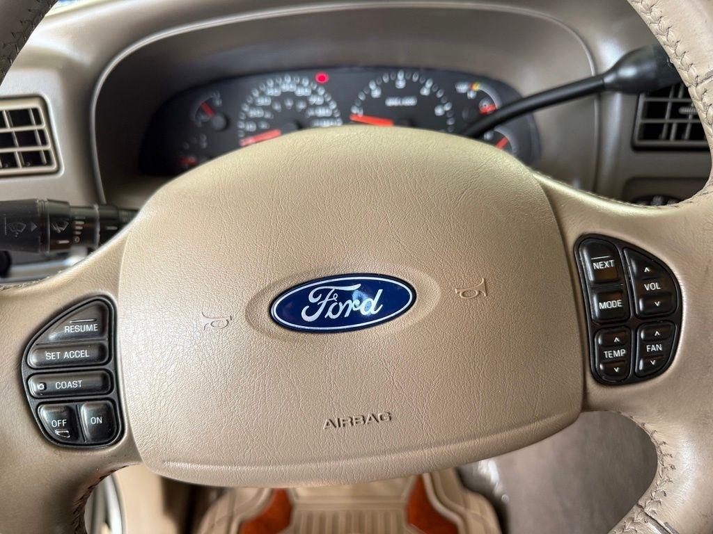 Ford Excursion  2003