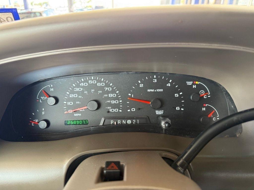 Ford Excursion  2003