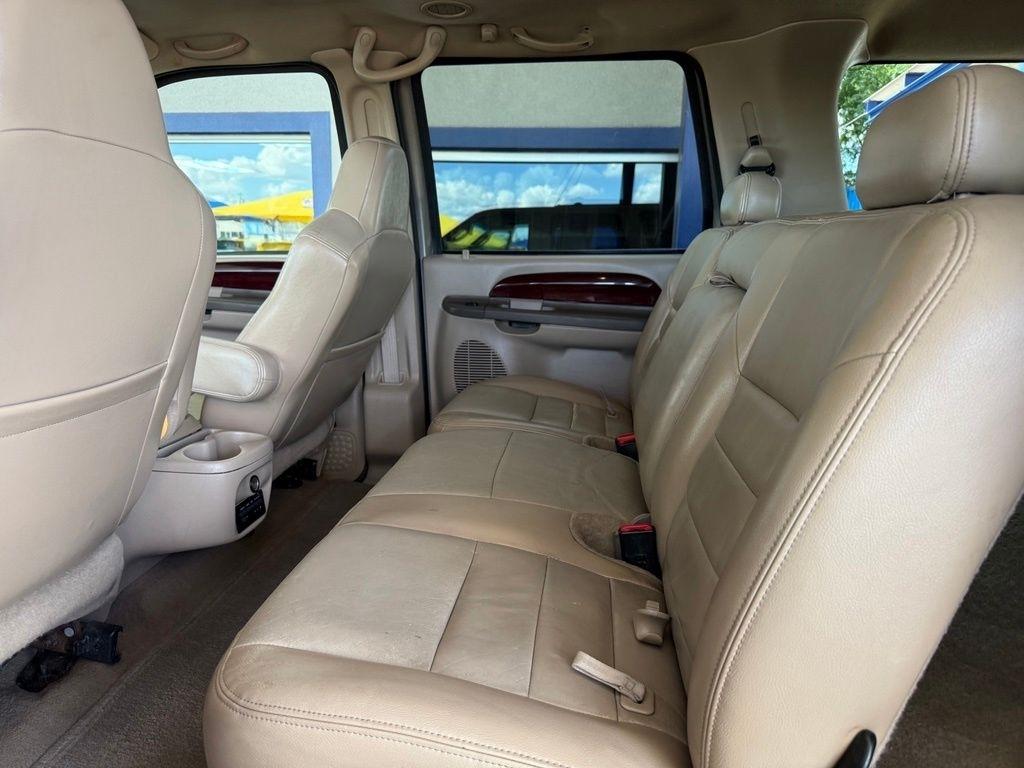 Ford Excursion  2003