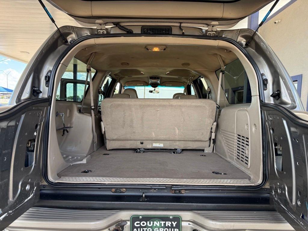 Ford Excursion  2003
