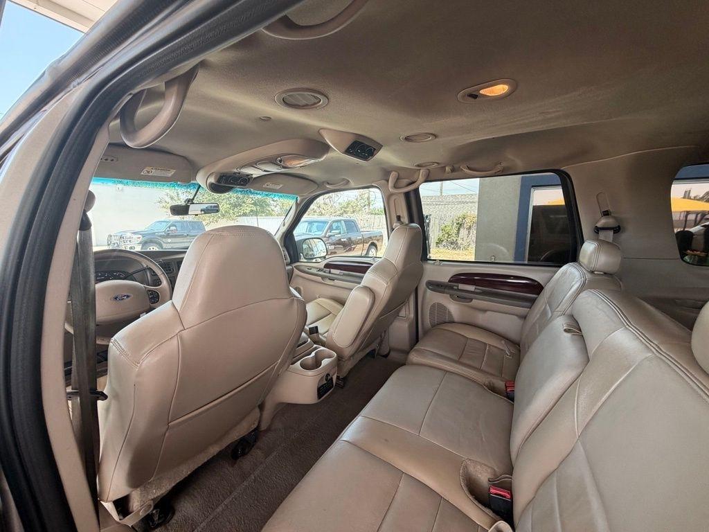 Ford Excursion  2003