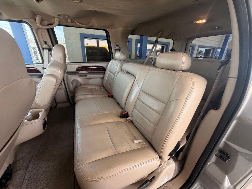 Ford Excursion  2003