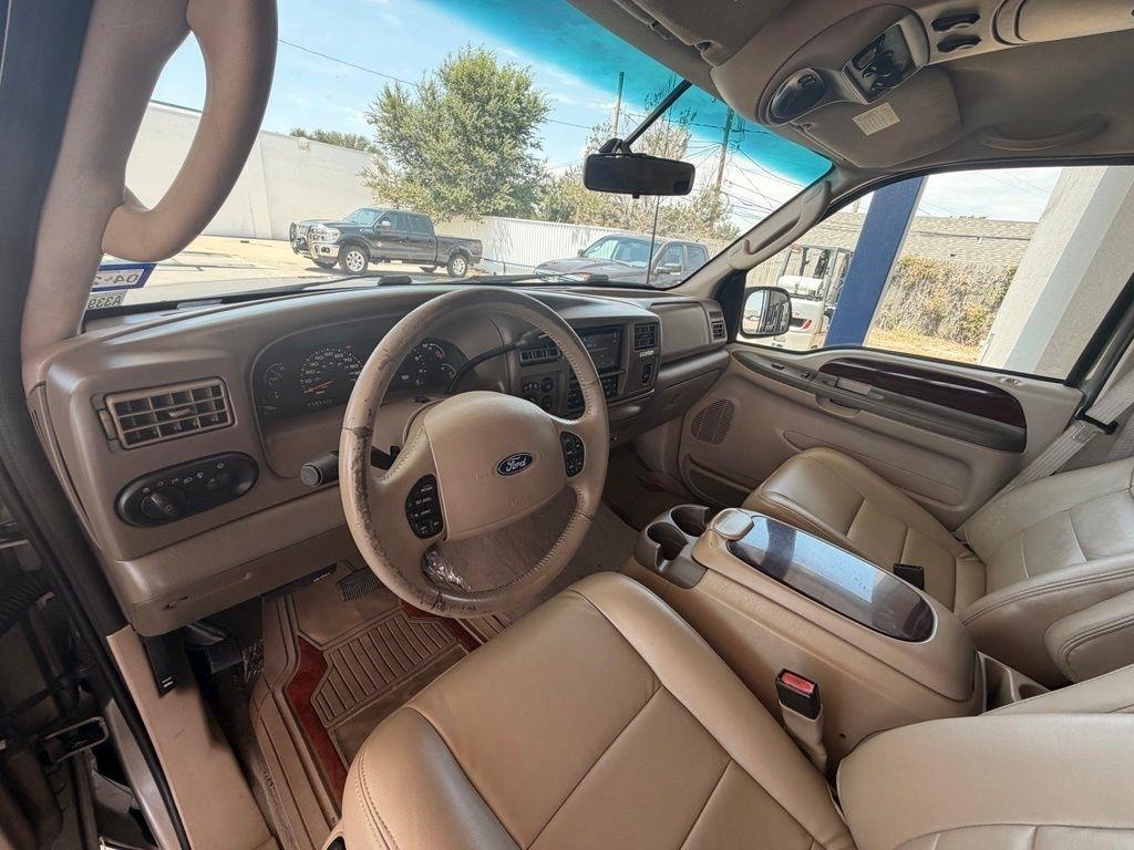 Ford Excursion  2003