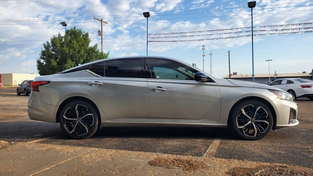Nissan Altima  2023