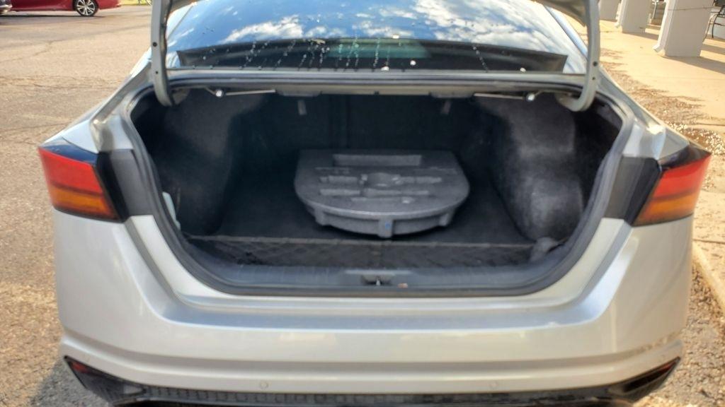 Nissan Altima  2023