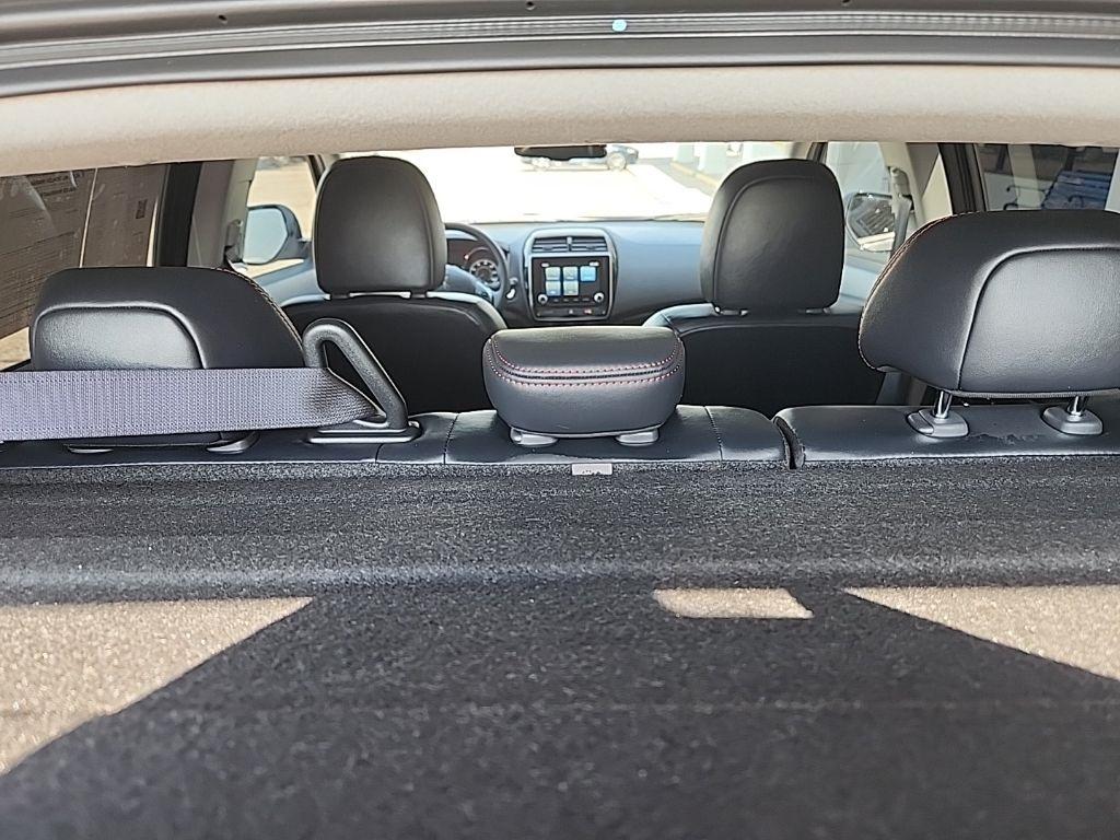 Mitsubishi Outlander Sport  2025