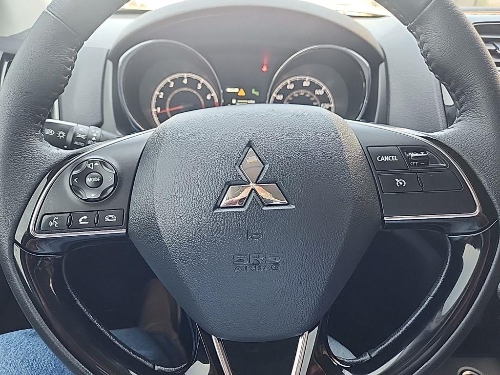 Mitsubishi Outlander Sport  2025