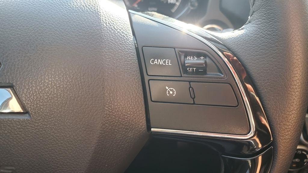 Mitsubishi Outlander Sport  2025