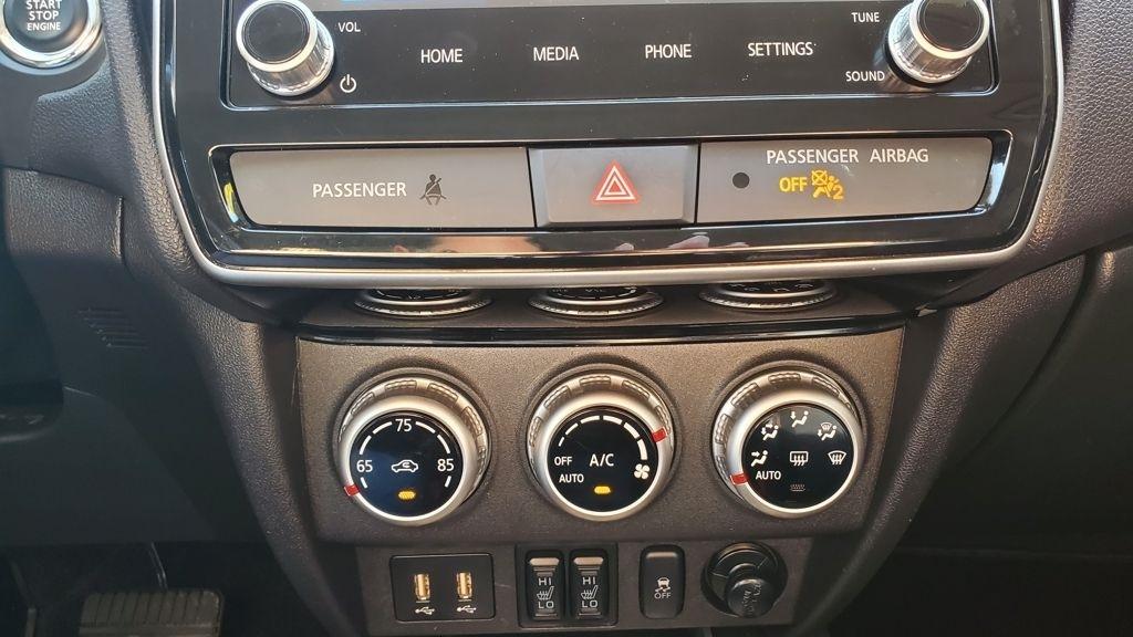 Mitsubishi Outlander Sport  2025
