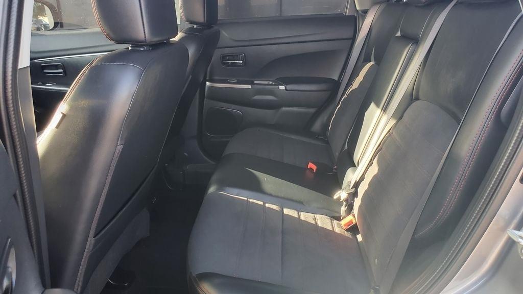 Mitsubishi Outlander Sport  2025