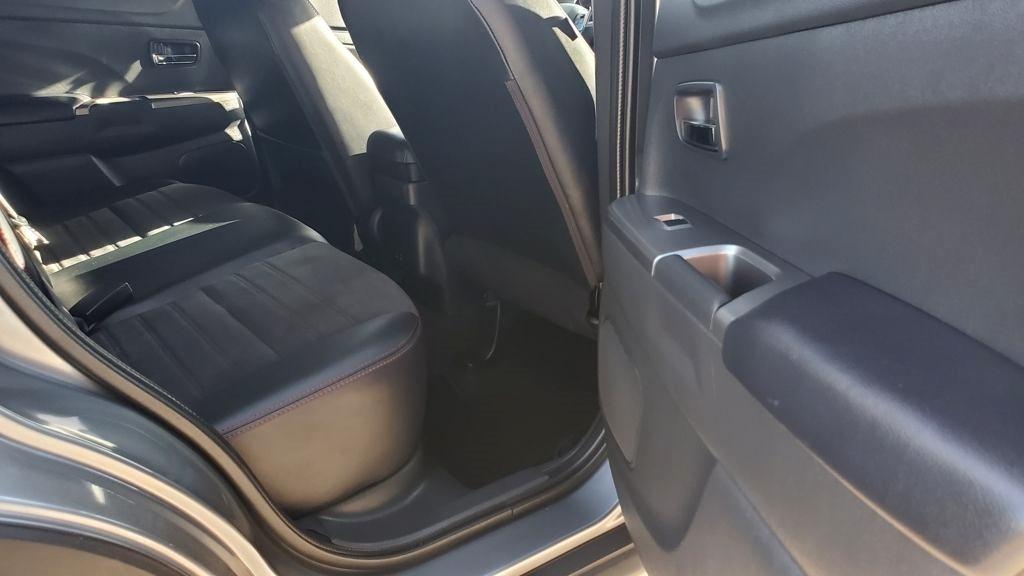 Mitsubishi Outlander Sport  2025