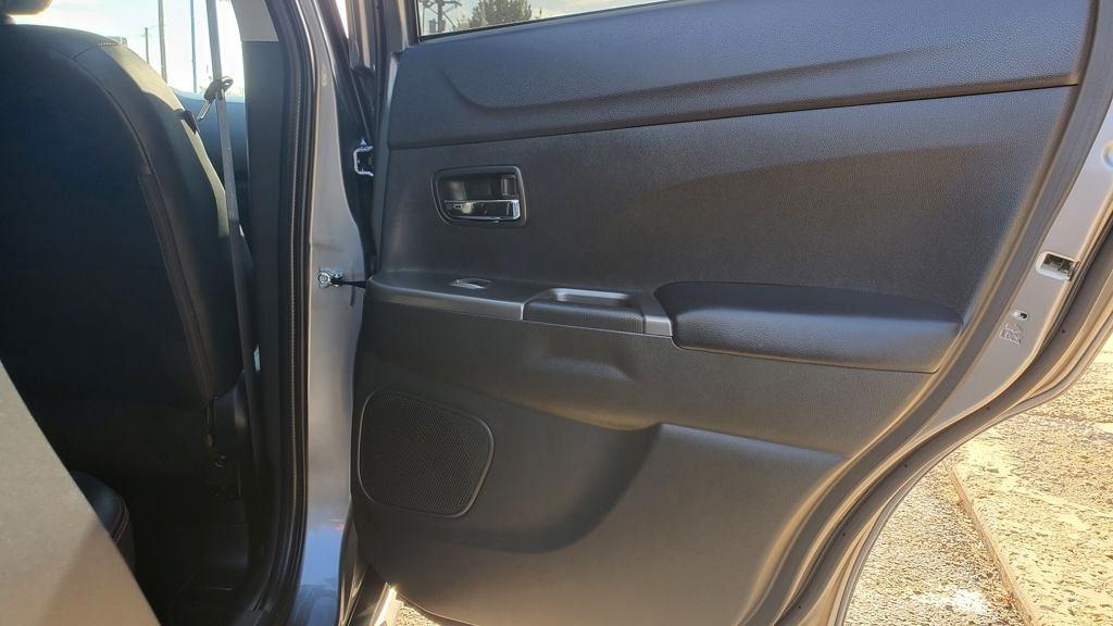Mitsubishi Outlander Sport  2025