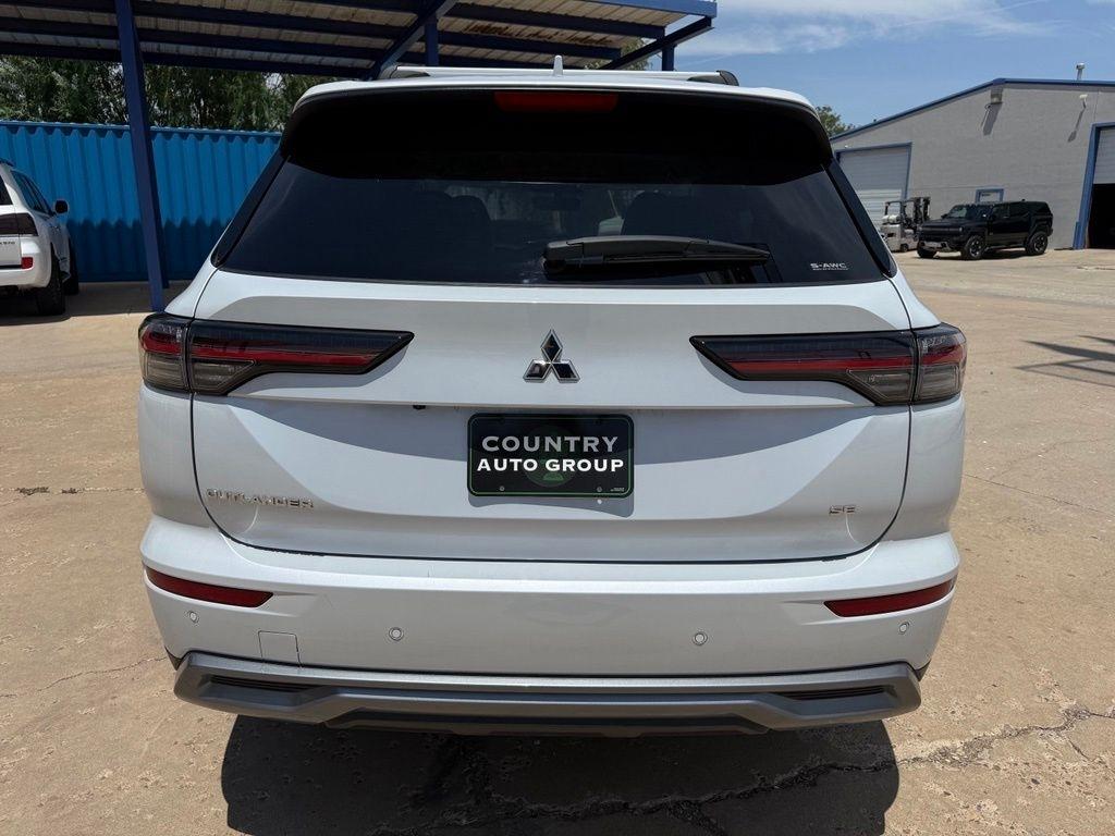 Mitsubishi Outlander  2025