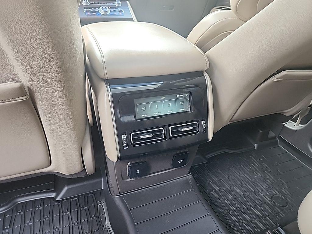 Lincoln Aviator  2020