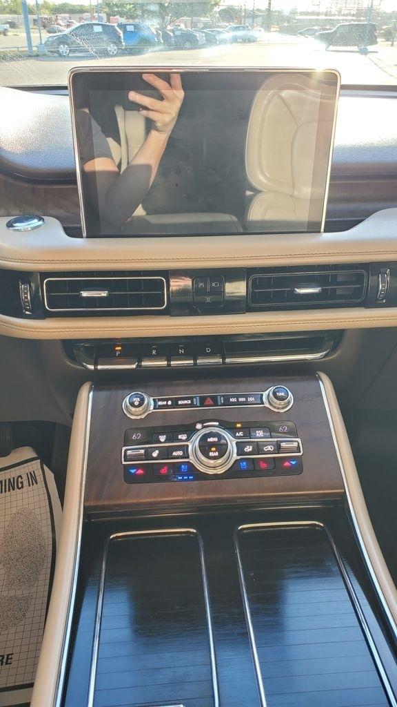 Lincoln Aviator  2020