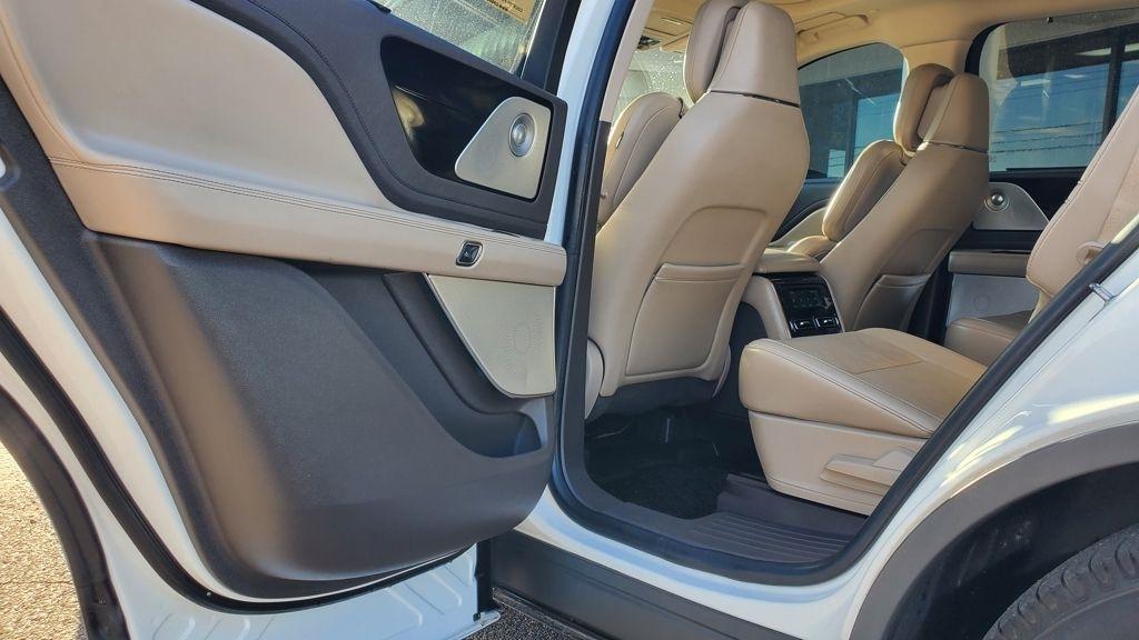 Lincoln Aviator  2020
