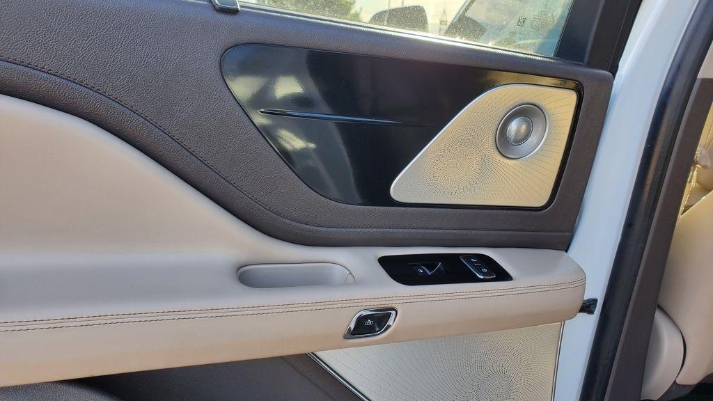 Lincoln Aviator  2020