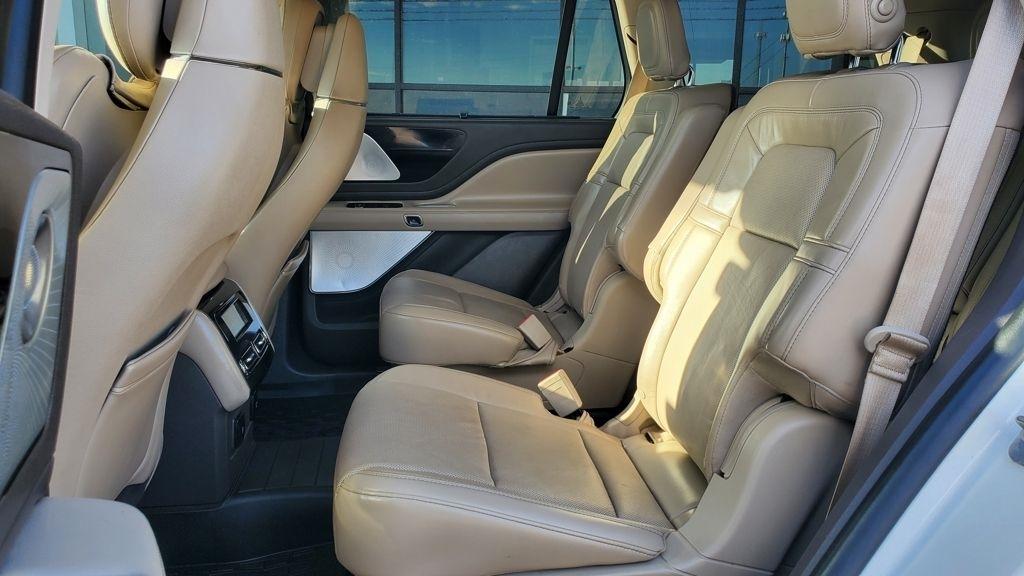 Lincoln Aviator  2020