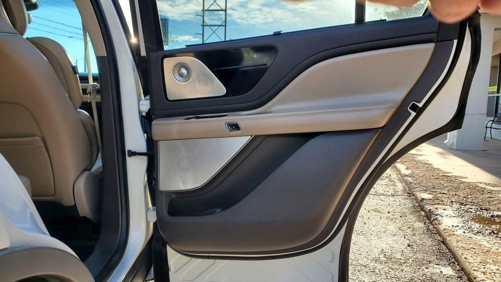Lincoln Aviator  2020
