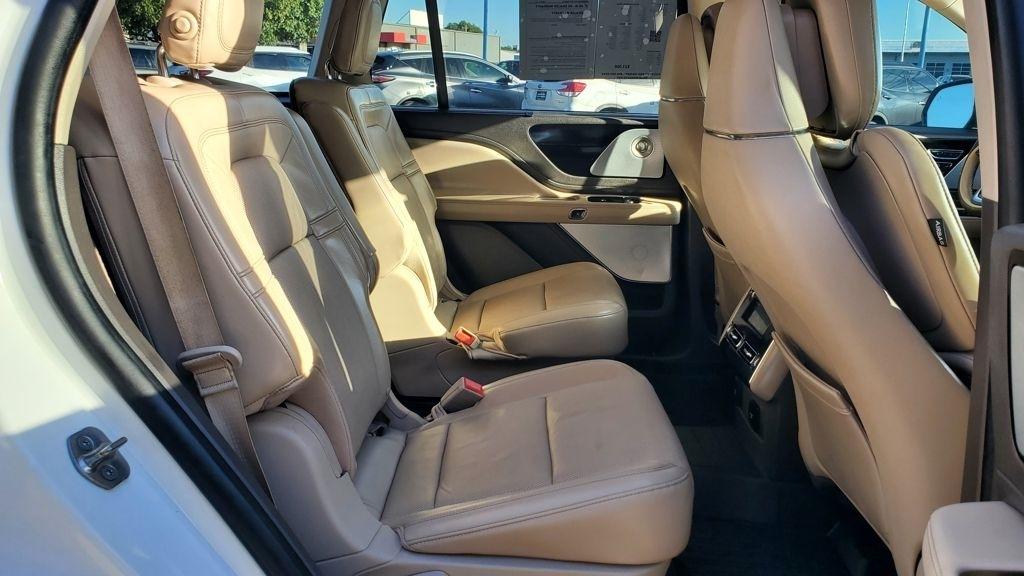 Lincoln Aviator  2020