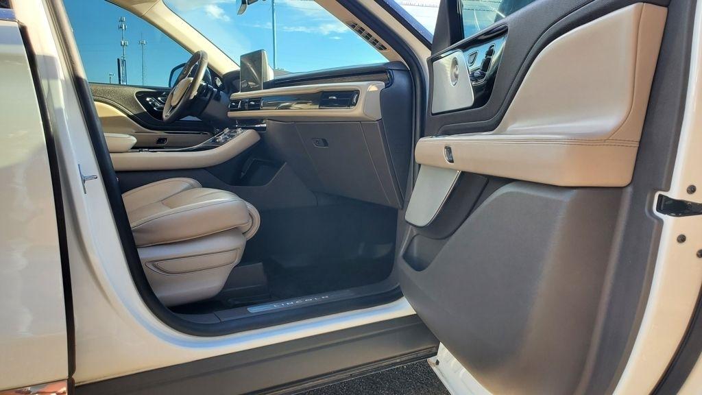 Lincoln Aviator  2020