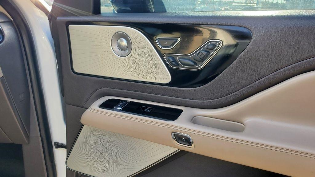 Lincoln Aviator  2020
