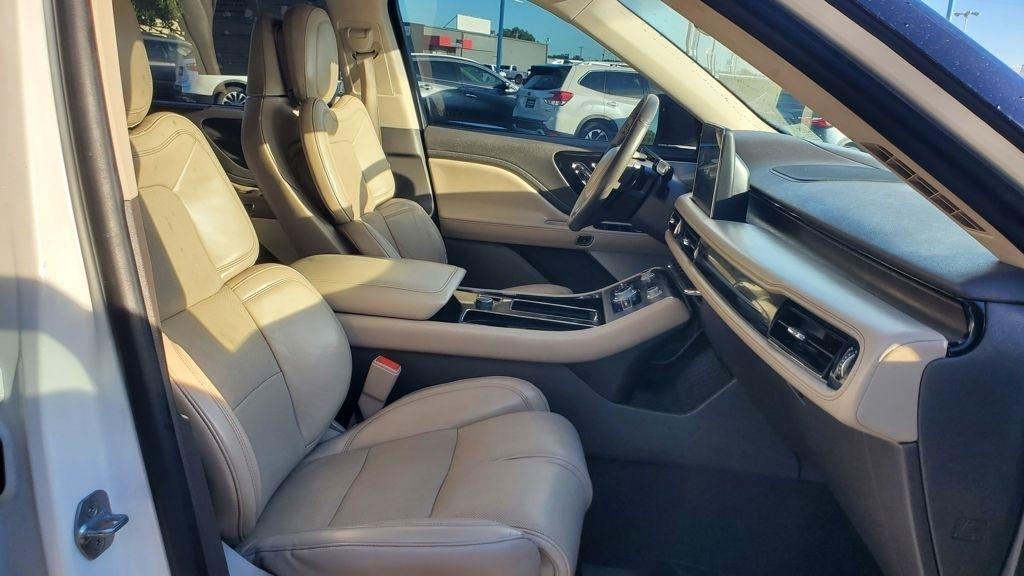 Lincoln Aviator  2020