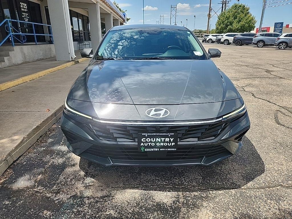Hyundai Elantra  2024