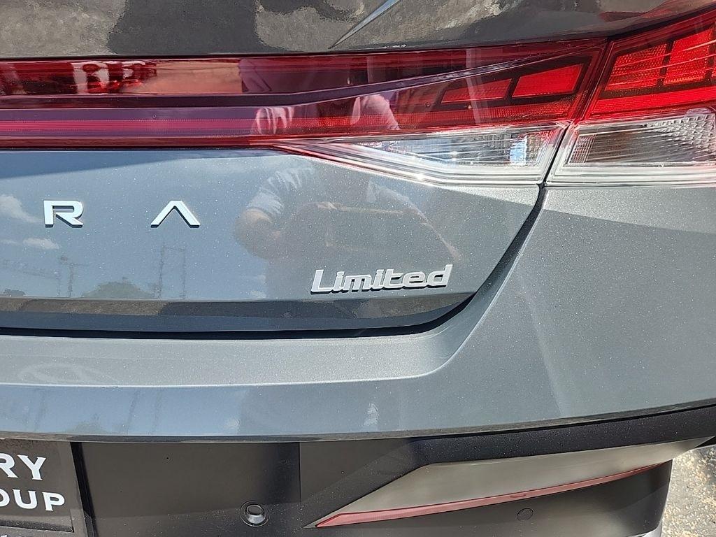 Hyundai Elantra  2024