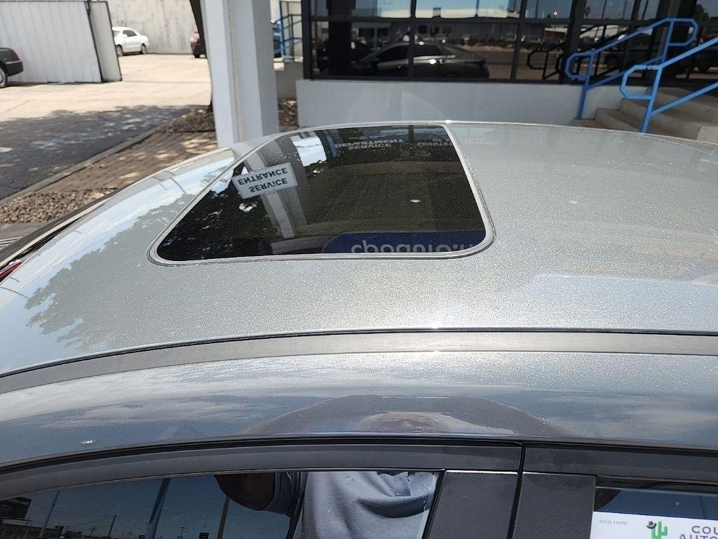 Hyundai Elantra  2024
