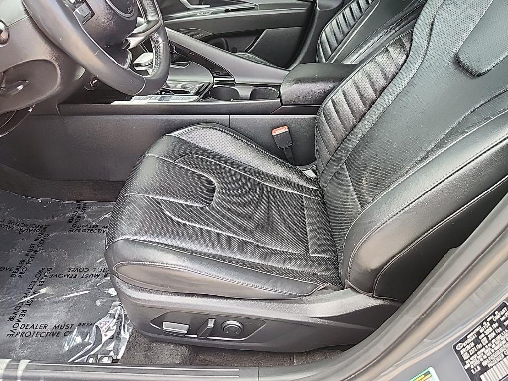 Hyundai Elantra  2024