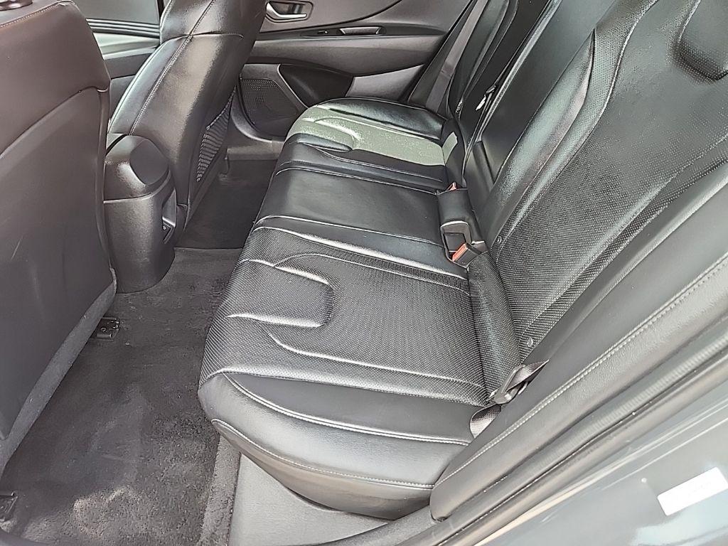 Hyundai Elantra  2024