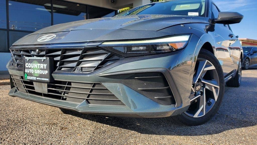Hyundai Elantra  2024
