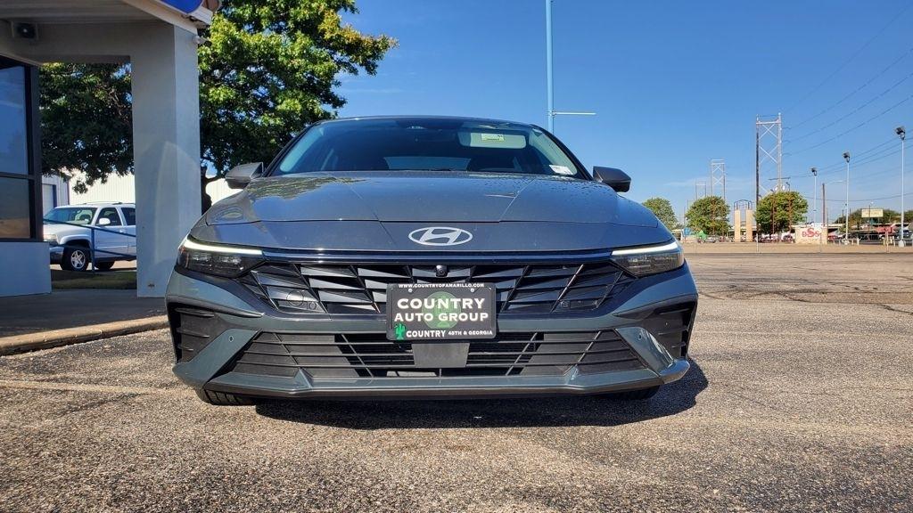 Hyundai Elantra  2024