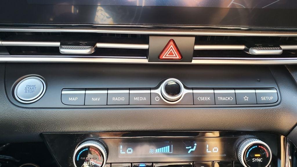 Hyundai Elantra  2024