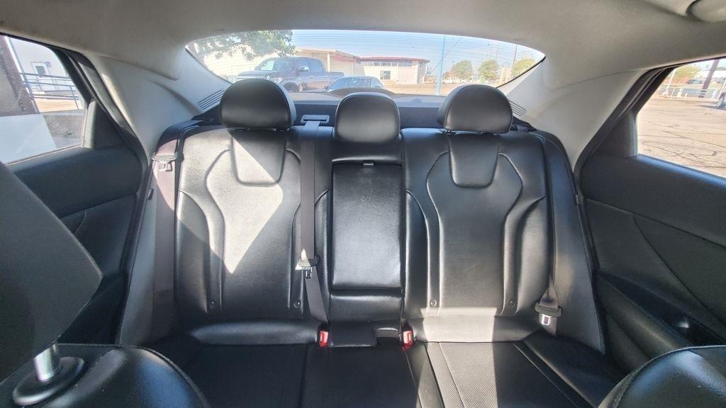 Hyundai Elantra  2024