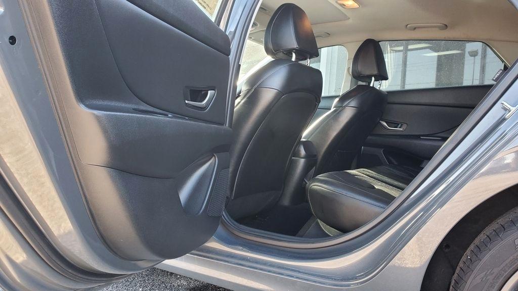 Hyundai Elantra  2024