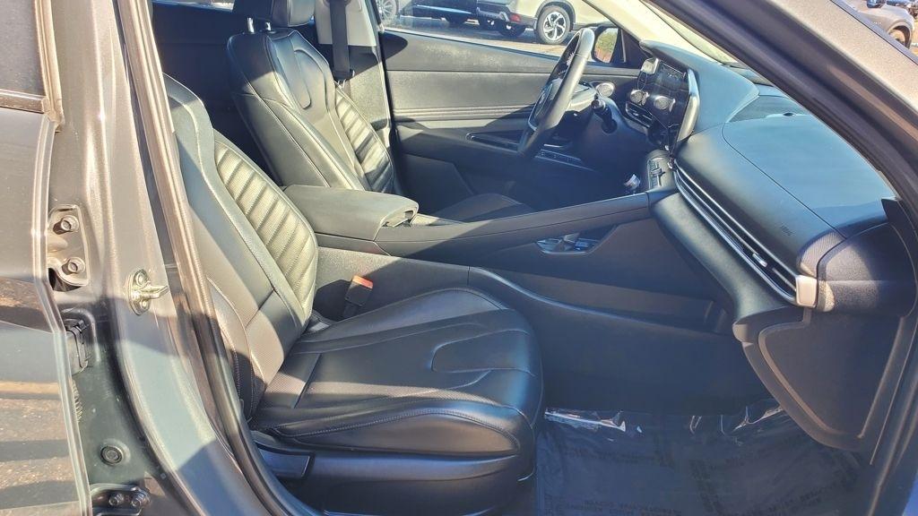 Hyundai Elantra  2024