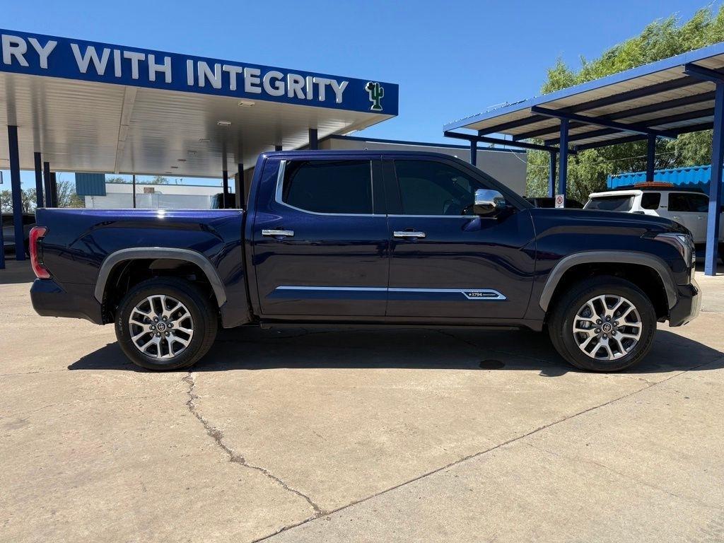Toyota Tundra  2023