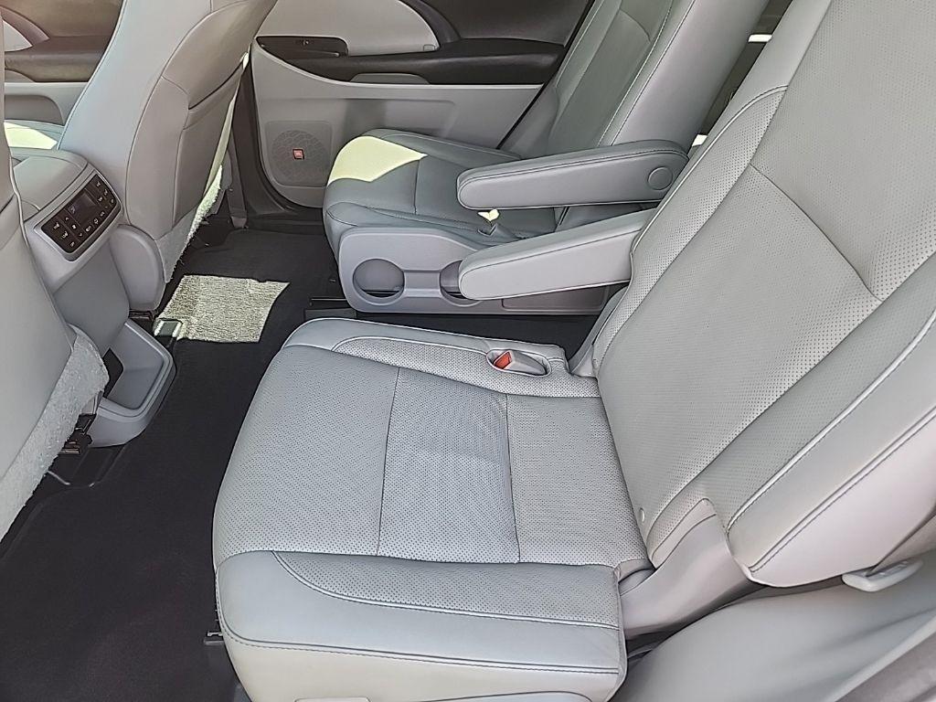 Toyota Highlander  2015