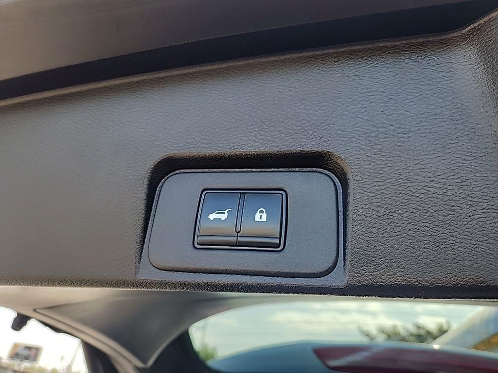 2025 Nissan Rogue SV - Photo 7